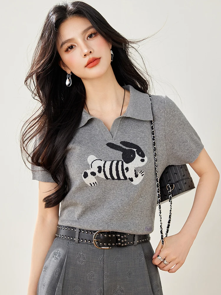 2025 New Women's Polo Neck T-shirt Summer Design Sense Niche Short Sleeved T-Shirt Fashion Retro Casual Top
2025 New Women's Polo Neck T-shirt Summer Design Sense Niche Short Sleeved T-Shirt Fashion Retro Casual Top