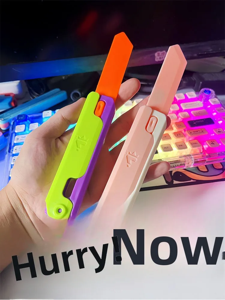 New Long Handle Plastic Carrot Knife Unisex Stress Relief Glow in the Dark Internet Famous Toy Carrot Shaped Toy for Kids
New Long Handle Plastic Carrot Knife Unisex Stress Relief Glow in the Dark Internet Famous Toy Carrot Shaped Toy for Kids