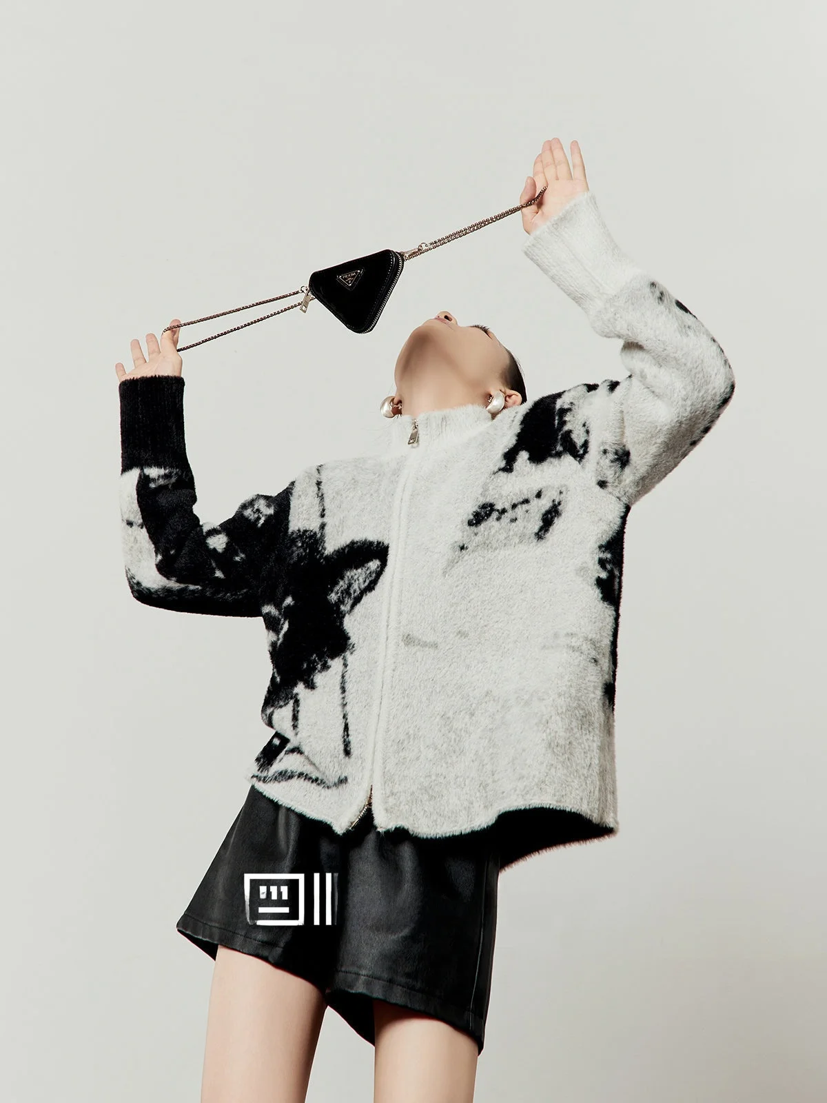 Women's Open Cardigan Sweater 2025 Autumn New Lazy Sle High-End round Ne Knitted Bla White Color Blo Soft Loose Fit
Women's Open Cardigan Sweater 2025 Autumn New Lazy Sle High-End round Ne Knitted Bla White Color Blo Soft Loose Fit