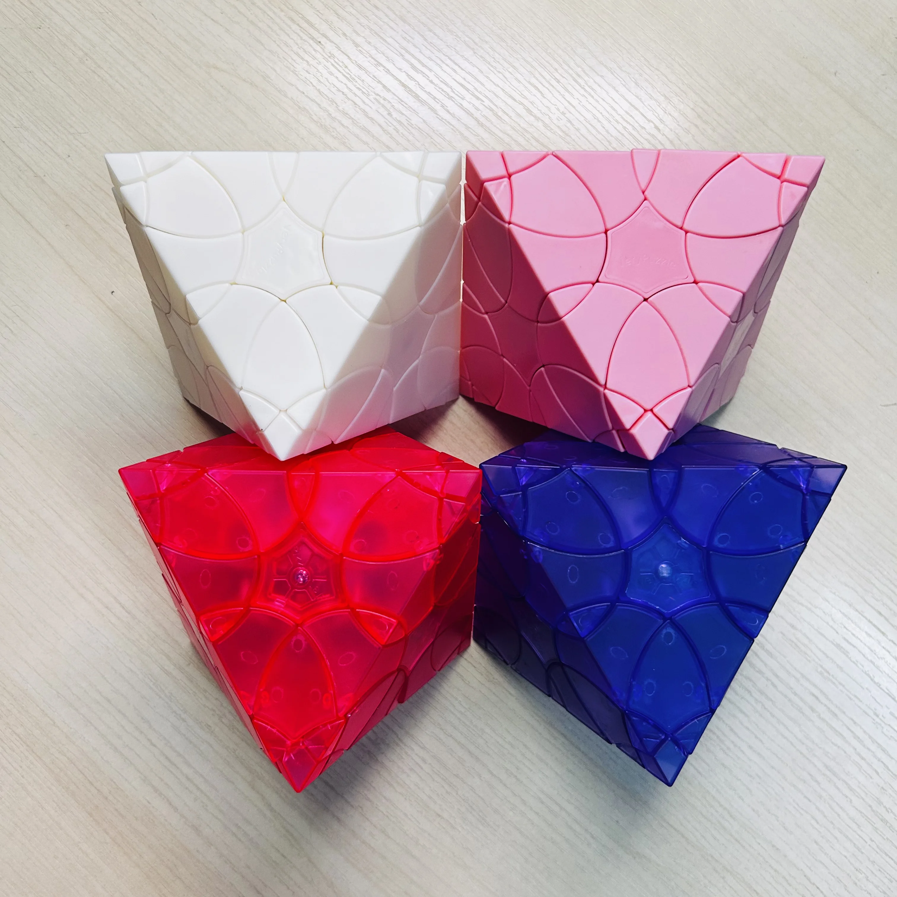 VeryPuzzle Clover Octahedron 3x3 Cube High Difficulty Shaped Cube Children's Puzzle Toys
VeryPuzzle Clover Octahedron 3x3 Cube High Difficulty Shaped Cube Children's Puzzle Toys