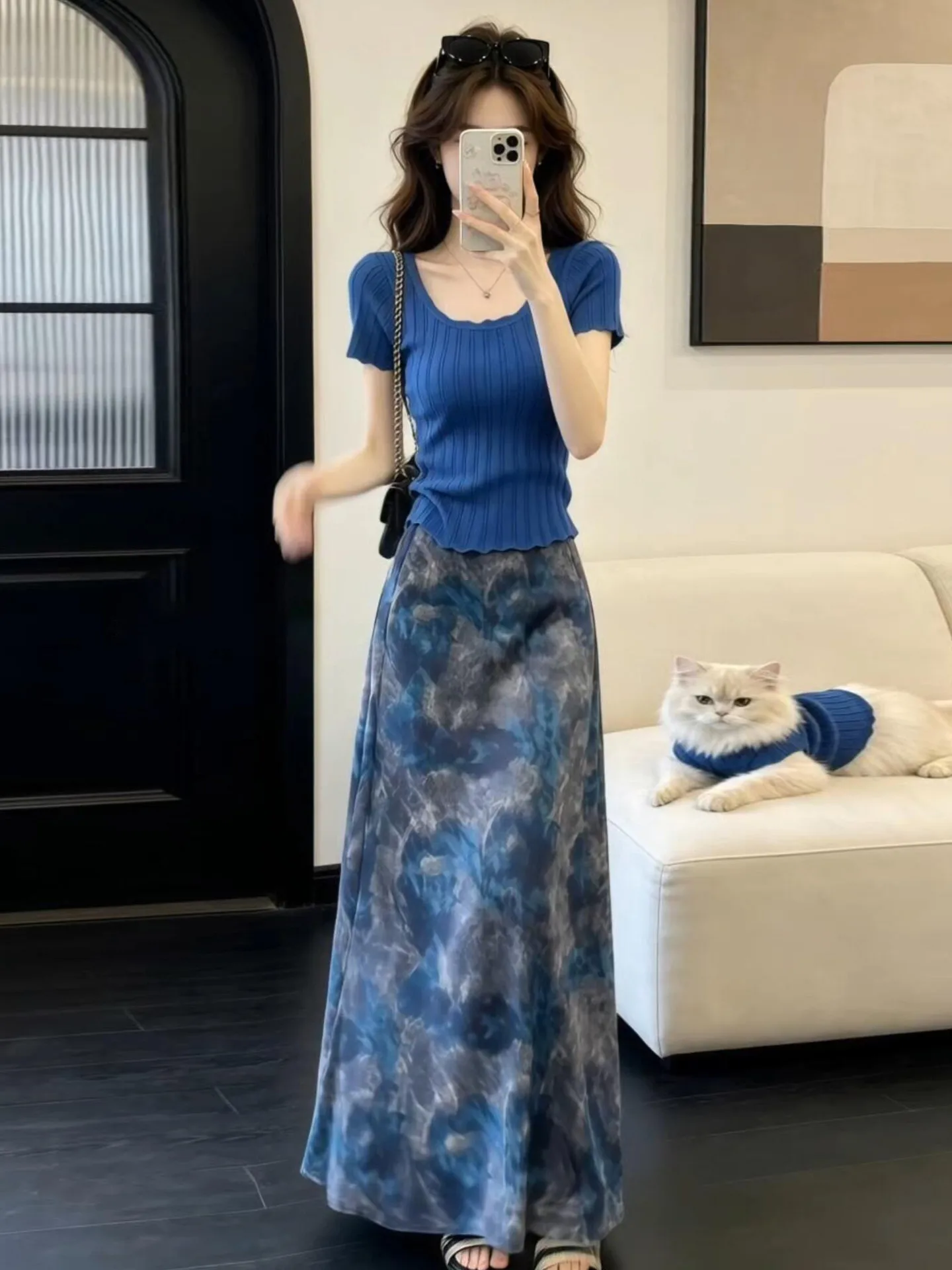 Unique Beautiful Blue Floral Halter Neck Dress Women's Fashion Summer Outfit High Waist Short Sleeve Two-Piece Set
Unique Beautiful Blue Floral Halter Neck Dress Women's Fashion Summer Outfit High Waist Short Sleeve Two-Piece Set