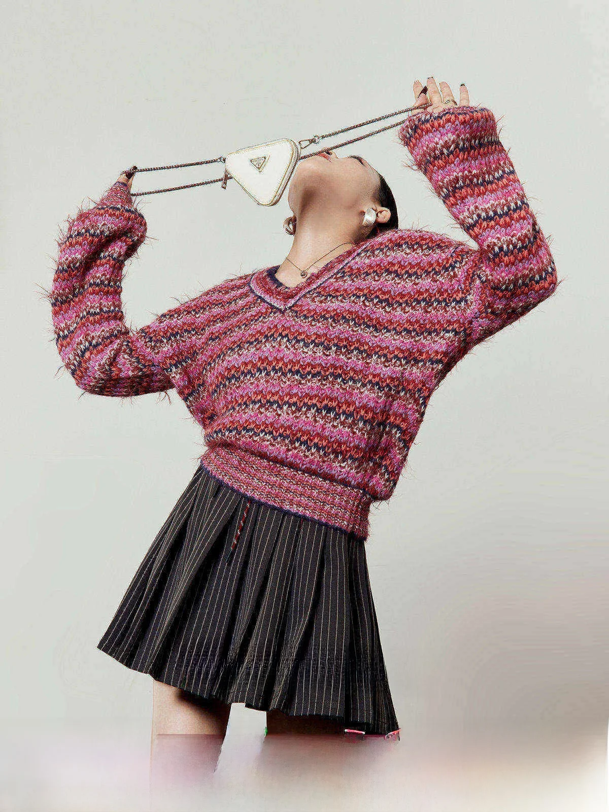 Color Blended Knitted Sweater Women's Loose Fit Spring New Lazy Style Stripe Gold Thread Splicing Open Cardigan Retro Style
Color Blended Knitted Sweater Women's Loose Fit Spring New Lazy Style Stripe Gold Thread Splicing Open Cardigan Retro Style