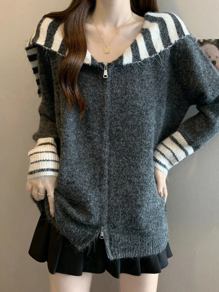 Вязаный свитер на молнии в полоску для женщин, осенне-зимняя новинка, большие размеры, верхняя одежда, подходит для прогулок
Вязаный свитер на молнии в полоску для женщин, осенне-зимняя новинка, большие размеры, верхняя одежда, подходит для прогулок