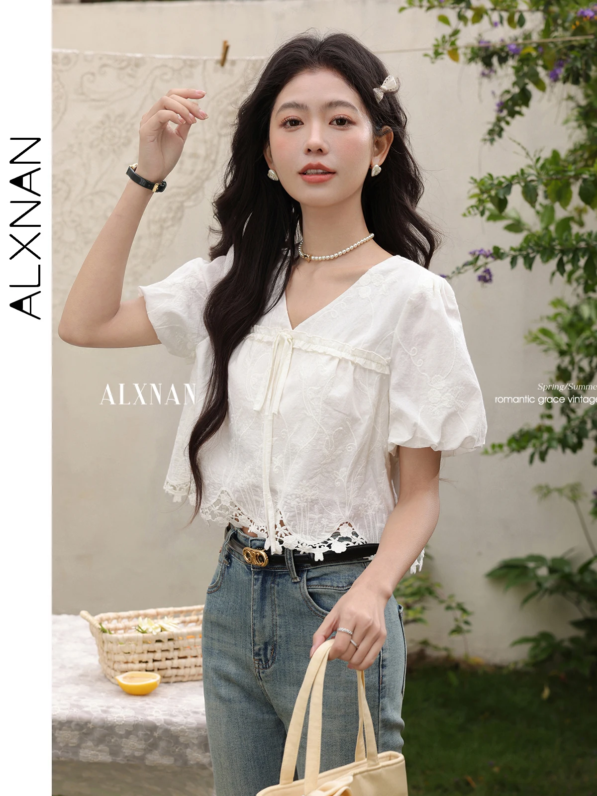 ALXNAN Women's White Shirt Elegant Cotton Short Sleeve Blouse 2025 Summer Lace Design Chic Sweet Short Loose-fit Clothing L53858
ALXNAN Women's White Shirt Elegant Cotton Short Sleeve Blouse 2025 Summer Lace Design Chic Sweet Short Loose-fit Clothing L53858