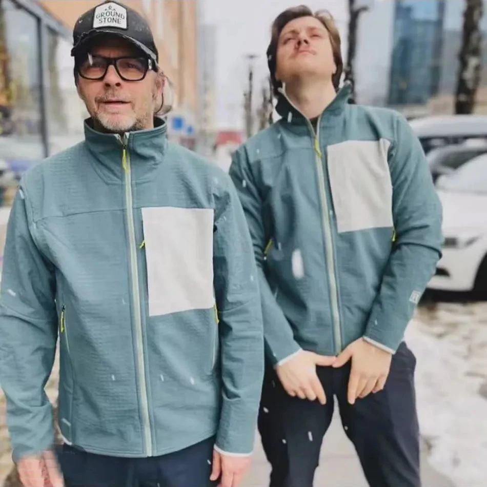 Весенне-осенние куртки для мужчин и женщин, уличная треккинговая ветровка, модная мужская куртка с воротником-стойкой на молнии, свободное пальто, мягкое
Весенне-осенние куртки для мужчин и женщин, уличная треккинговая ветровка, модная мужская куртка с воротником-стойкой на молнии, свободное пальто, мягкое