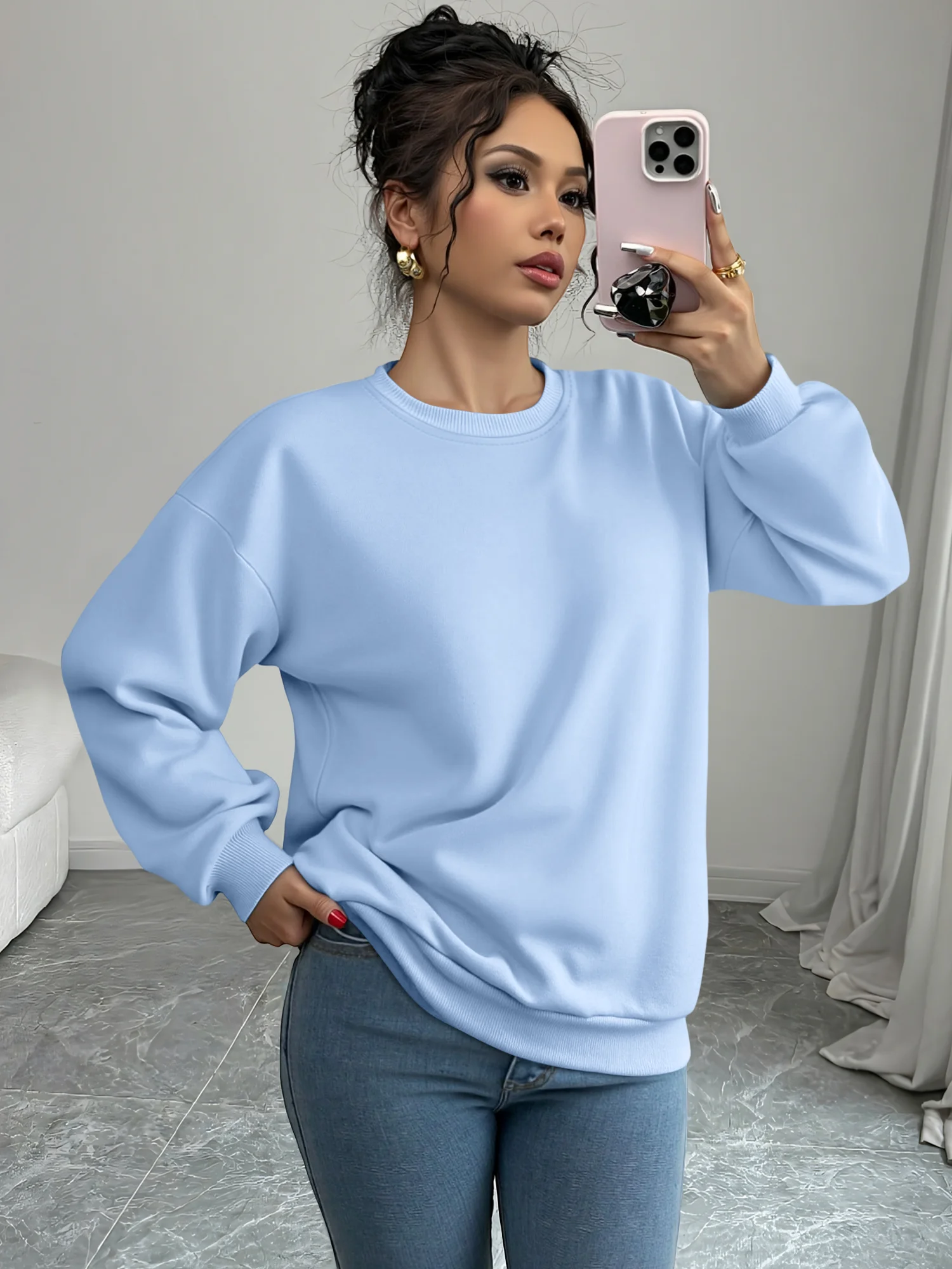 Women's Retro Oversized Crew Neck Sweatshirt, Solid Color Long Sleeve Pullover, Vintage Loose Fit Top for 2000s Street Style
Women's Retro Oversized Crew Neck Sweatshirt, Solid Color Long Sleeve Pullover, Vintage Loose Fit Top for 2000s Street Style