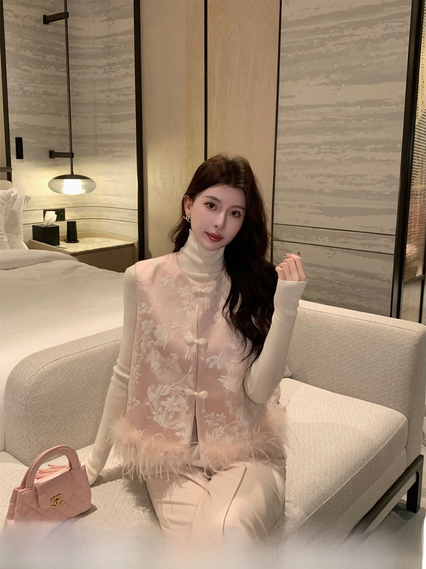 Новый китайский шерстяной жилет для женщин, плотный, розовый, с традиционной вышивкой KUN DuRuo, воротник-стойка, стандартный крой
Новый китайский шерстяной жилет для женщин, плотный, розовый, с традиционной вышивкой KUN DuRuo, воротник-стойка, стандартный крой