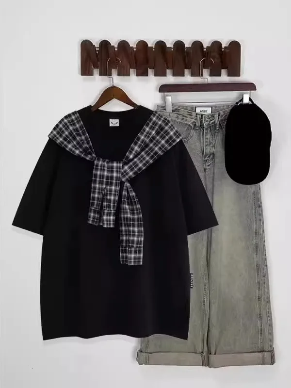 Мужская свободная повседневная футболка большого размера с имитацией двухслойности, модный брендовый дизайн в клетку, универсальная летняя модель с коротким рукавом.
Мужская свободная повседневная футболка большого размера с имитацией двухслойности, модный брендовый дизайн в клетку, универсальная летняя модель с коротким рукавом.