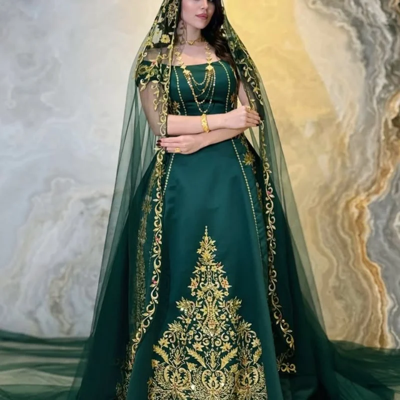 Dark Green Quinceanera Dresses Golden Glitter Crystal Decal off-shoulder Layering Long tail Vestido 15 Quinceanera Customize
Dark Green Quinceanera Dresses Golden Glitter Crystal Decal off-shoulder Layering Long tail Vestido 15 Quinceanera Customize