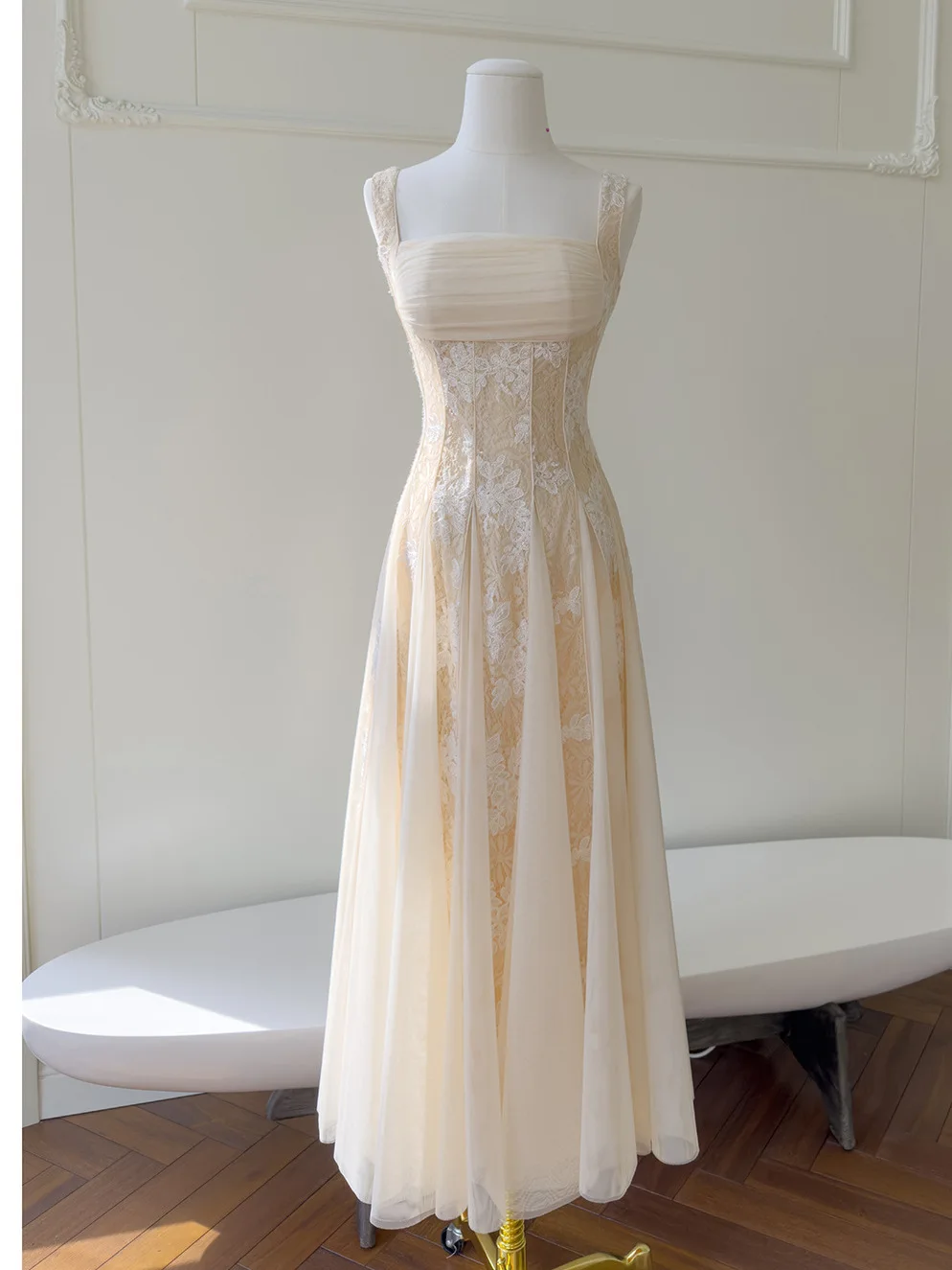 Elegant Lace Long Dress Soft Peach Color Women's Summer Gown Square Collar High Waist Large Skirt Wedding Date Ceremony
Elegant Lace Long Dress Soft Peach Color Women's Summer Gown Square Collar High Waist Large Skirt Wedding Date Ceremony