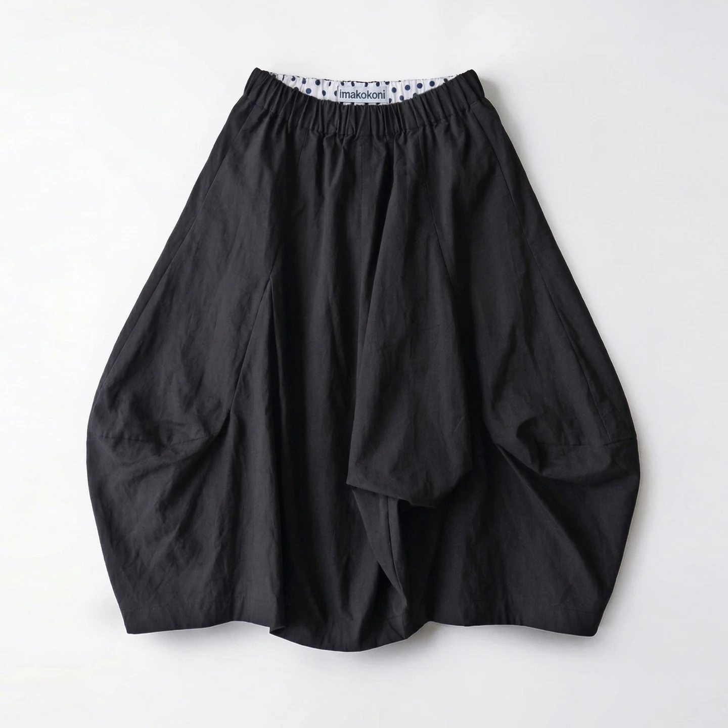 Black midi skirt imakokoni spring Japanese pure cotton artistic three-dimensional cut irregular casual skirt 265429
Black midi skirt imakokoni spring Japanese pure cotton artistic three-dimensional cut irregular casual skirt 265429