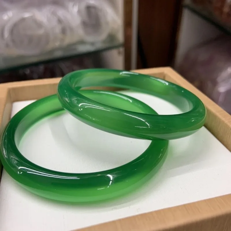 Natural High Ice Green Agate Bracelet, Retro Temperament Classic Jade Bracelet
Natural High Ice Green Agate Bracelet, Retro Temperament Classic Jade Bracelet