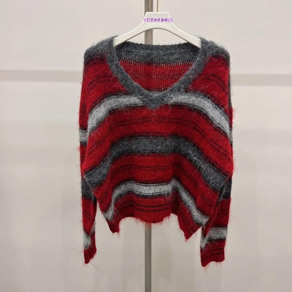 2025 New Striped Red Sweater Loose and Lazy Style Students to Wear Outside Knitted Sweater Top y2k Female clothing
2025 New Striped Red Sweater Loose and Lazy Style Students to Wear Outside Knitted Sweater Top y2k Female clothing
