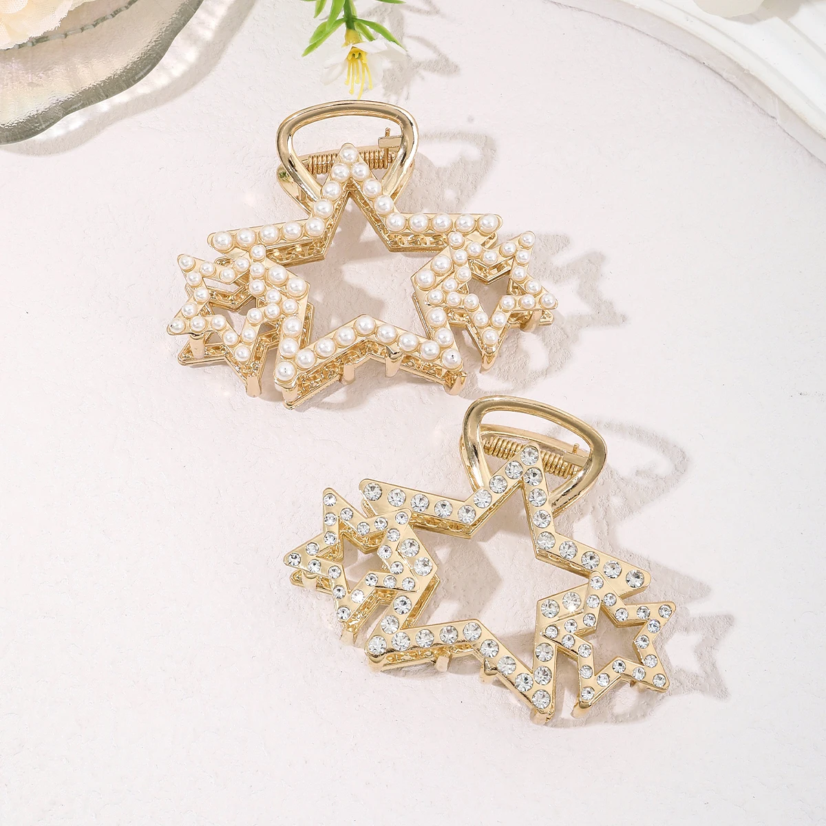 AWAYTR Y2K Metal Star Hair Claw Hairpin 2026 Trendy NEW Pearl Rhinestones Hollowed Hair Clip Women Headwear Accessories
AWAYTR Y2K Metal Star Hair Claw Hairpin 2026 Trendy NEW Pearl Rhinestones Hollowed Hair Clip Women Headwear Accessories