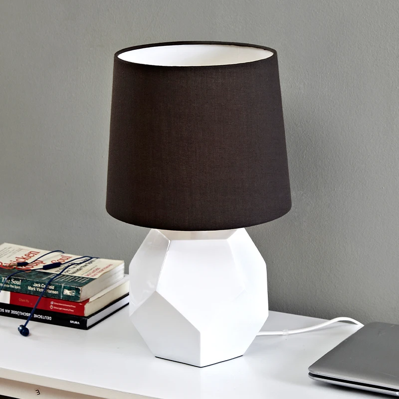 French Designer Style Resin Table Lamps LED Minimalist Living Room Bedroom Dining Hall Study Teahouse Home Decoration Desk Light
French Designer Style Resin Table Lamps LED Minimalist Living Room Bedroom Dining Hall Study Teahouse Home Decoration Desk Light