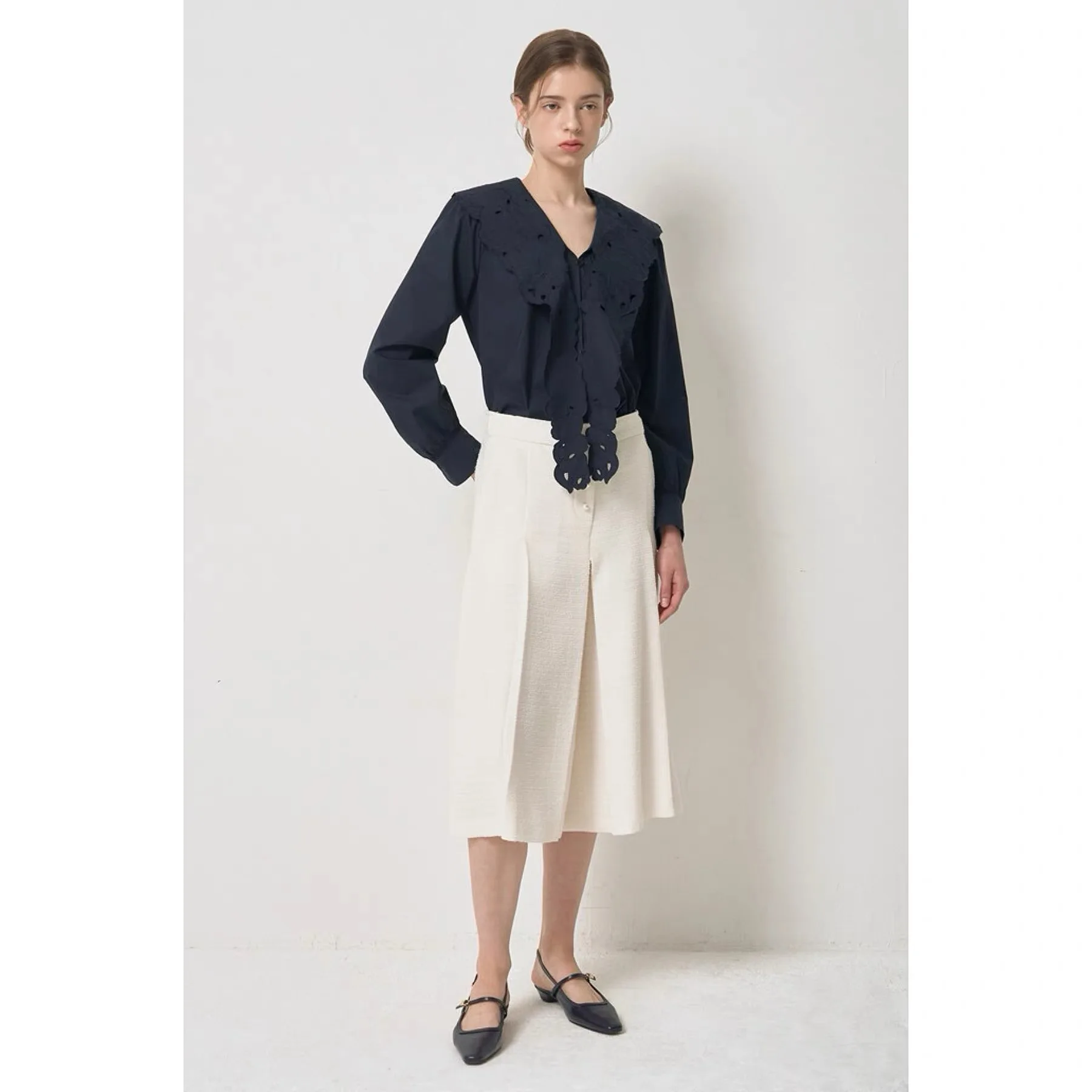LingYao Spring 2026 MIN26 Fashionable Hollow out Bow Tie Embroidered Loose Versatile Shirt Women's Commute Style Straight Tube
LingYao Spring 2026 MIN26 Fashionable Hollow out Bow Tie Embroidered Loose Versatile Shirt Women's Commute Style Straight Tube