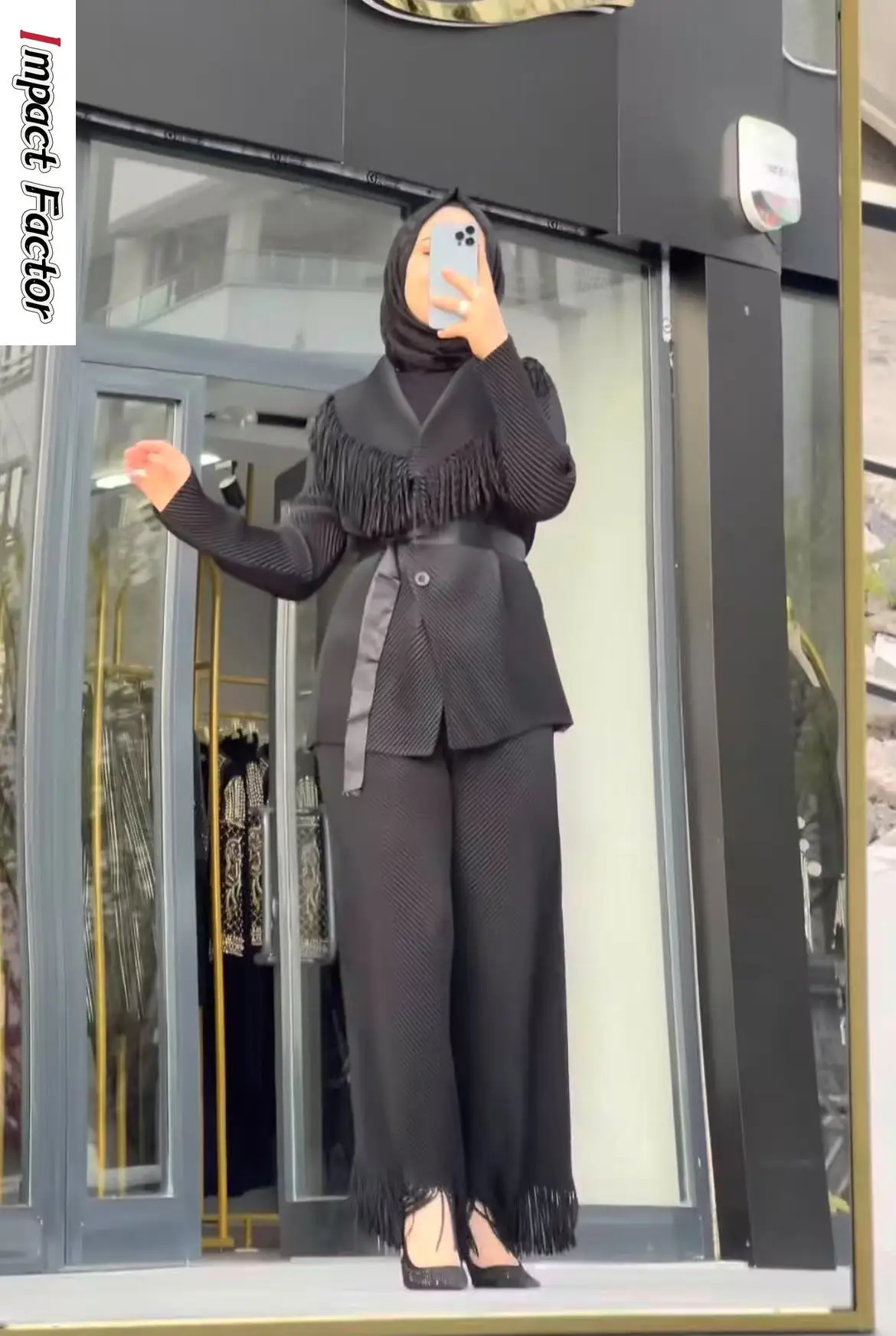 Miyake плиссированный африканский свободный модный костюм рыбья чешуя плиссированный свободный темпераментный костюм с бахромой комплект из двух предметов женская одежда
Miyake плиссированный африканский свободный модный костюм рыбья чешуя плиссированный свободный темпераментный костюм с бахромой комплект из двух предметов женская одежда