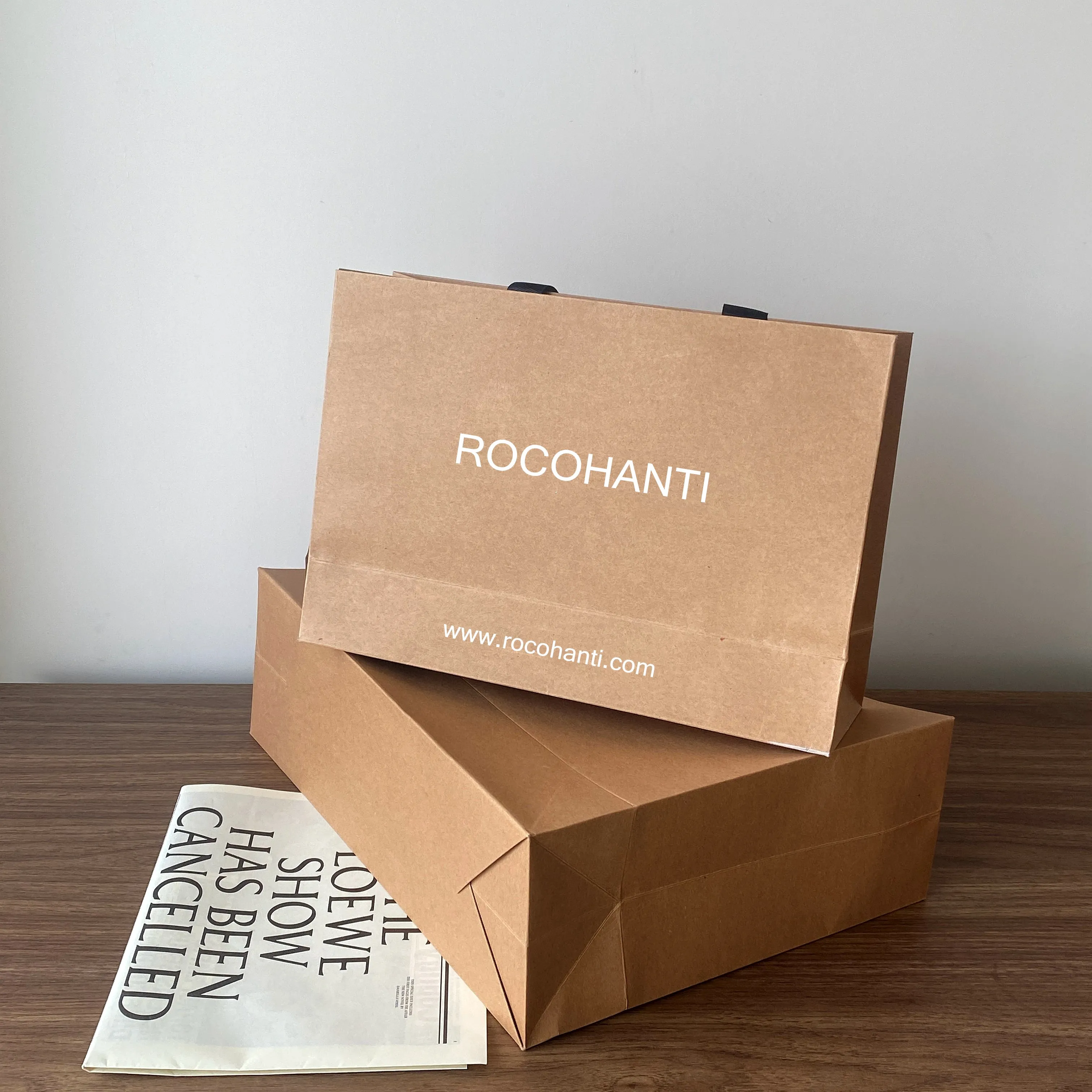 50pcs Custom LOGO Printed Brown Paper Bags with Black Ribbon handles for Handbags Apparel Cosmetic Packging Gift Shopping Bags
50pcs Custom LOGO Printed Brown Paper Bags with Black Ribbon handles for Handbags Apparel Cosmetic Packging Gift Shopping Bags