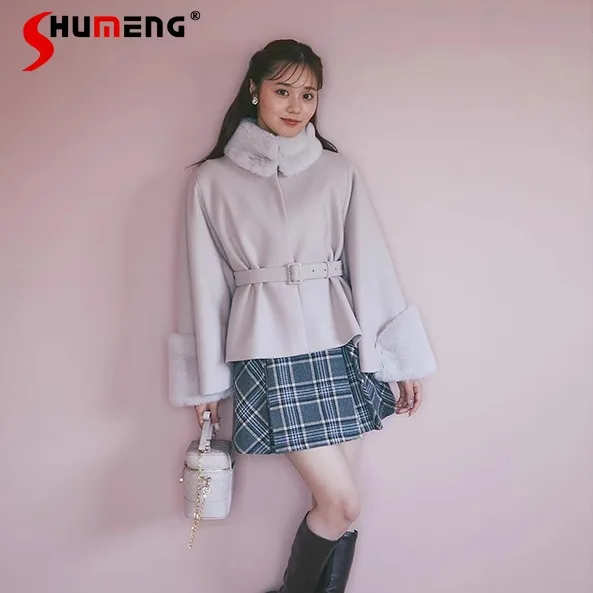 2025 Lady Japan Style Fashion Sweet Plush Patchwork Short Woolen Jacket Women's Fashion Casual Loose Shawl Female Cape Coat
2025 Lady Japan Style Fashion Sweet Plush Patchwork Short Woolen Jacket Women's Fashion Casual Loose Shawl Female Cape Coat