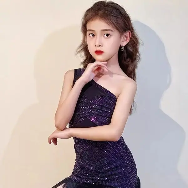 Trendy new summerLatindancecostumes,girls practice costumes,children's high-end performance dance costumesand stage costume sets
Trendy new summerLatindancecostumes,girls practice costumes,children's high-end performance dance costumesand stage costume sets