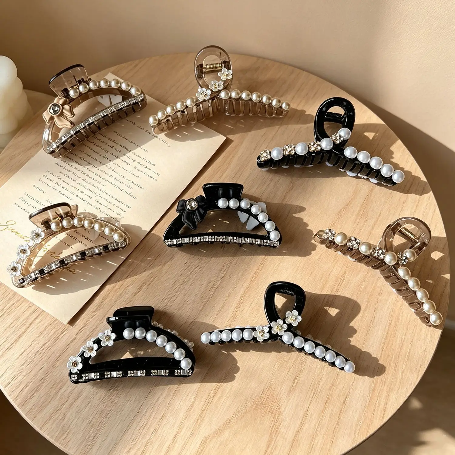 1/4 piece high-end pearl claw clip, suitable for women's spring, summer, autumn multifunctional hair clip, temperament shark cli
1/4 piece high-end pearl claw clip, suitable for women's spring, summer, autumn multifunctional hair clip, temperament shark cli