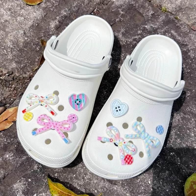 10Pcs Set Diy Ins Shoes Charms Removable Butterfly Shoe Accessories For Sweet And Lovely Bow Tie Combination Designer Party Gift
10Pcs Set Diy Ins Shoes Charms Removable Butterfly Shoe Accessories For Sweet And Lovely Bow Tie Combination Designer Party Gift