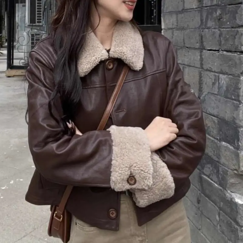 New short fashion motorcycle clothing for autumn and winter, women's outerwear with thickened top, motorcycle loose fit
New short fashion motorcycle clothing for autumn and winter, women's outerwear with thickened top, motorcycle loose fit