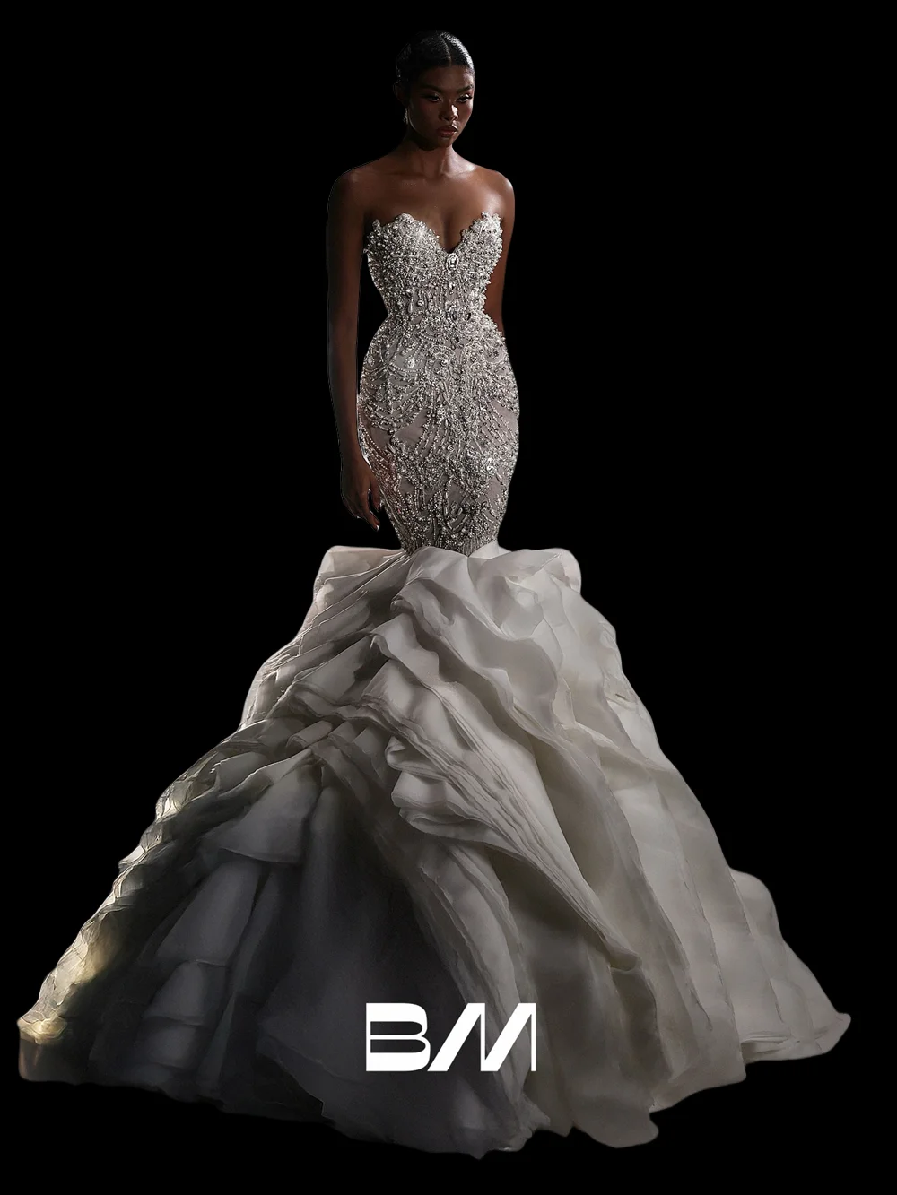 Luxurious Beaded Wedding Dress Fit-and-Flare Tulle Skirt Strapless Slim Fitting Bride Dresses Customized Rhinestones Bridal Gown
Luxurious Beaded Wedding Dress Fit-and-Flare Tulle Skirt Strapless Slim Fitting Bride Dresses Customized Rhinestones Bridal Gown