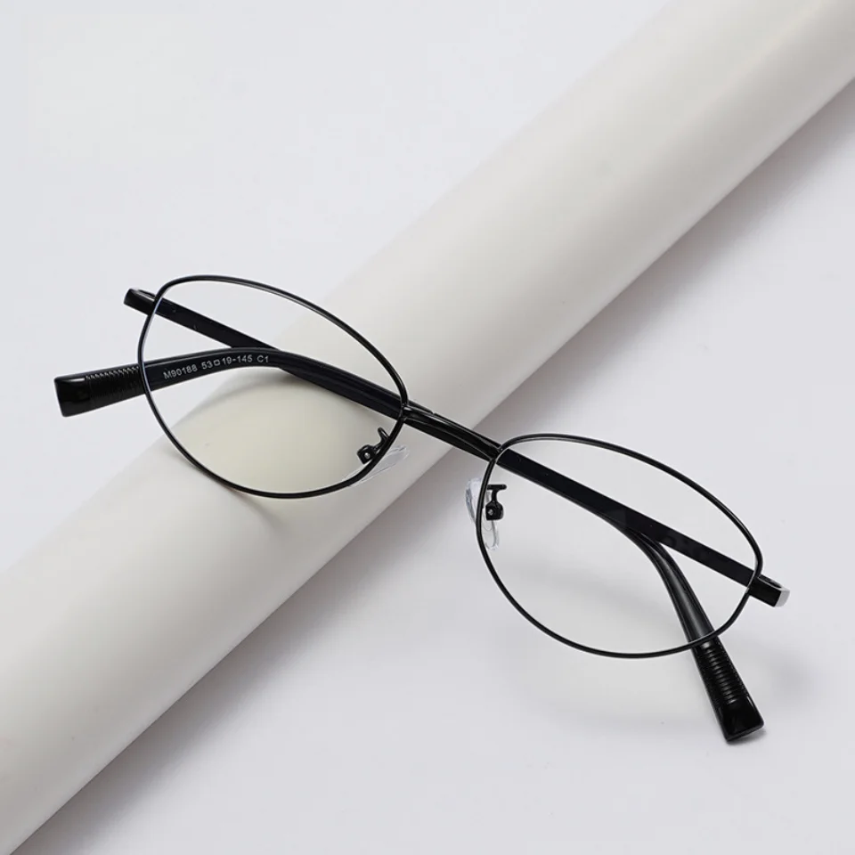 2026 New Charm Rose Gold Exquisite Elegant Women's Eyeglass Frame Casual Fashion Ultra Light Stainless Steel Retro Men's Glasses
2026 New Charm Rose Gold Exquisite Elegant Women's Eyeglass Frame Casual Fashion Ultra Light Stainless Steel Retro Men's Glasses