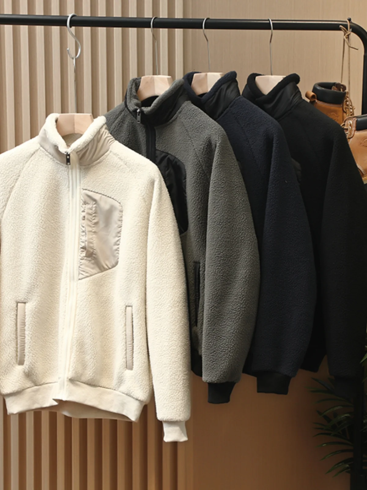 Мужская теплая куртка Bo Lan Single HEAT из флиса и овечьего вельвета с воротником-стойкой, новая коллекция осень-зима
Мужская теплая куртка Bo Lan Single HEAT из флиса и овечьего вельвета с воротником-стойкой, новая коллекция осень-зима