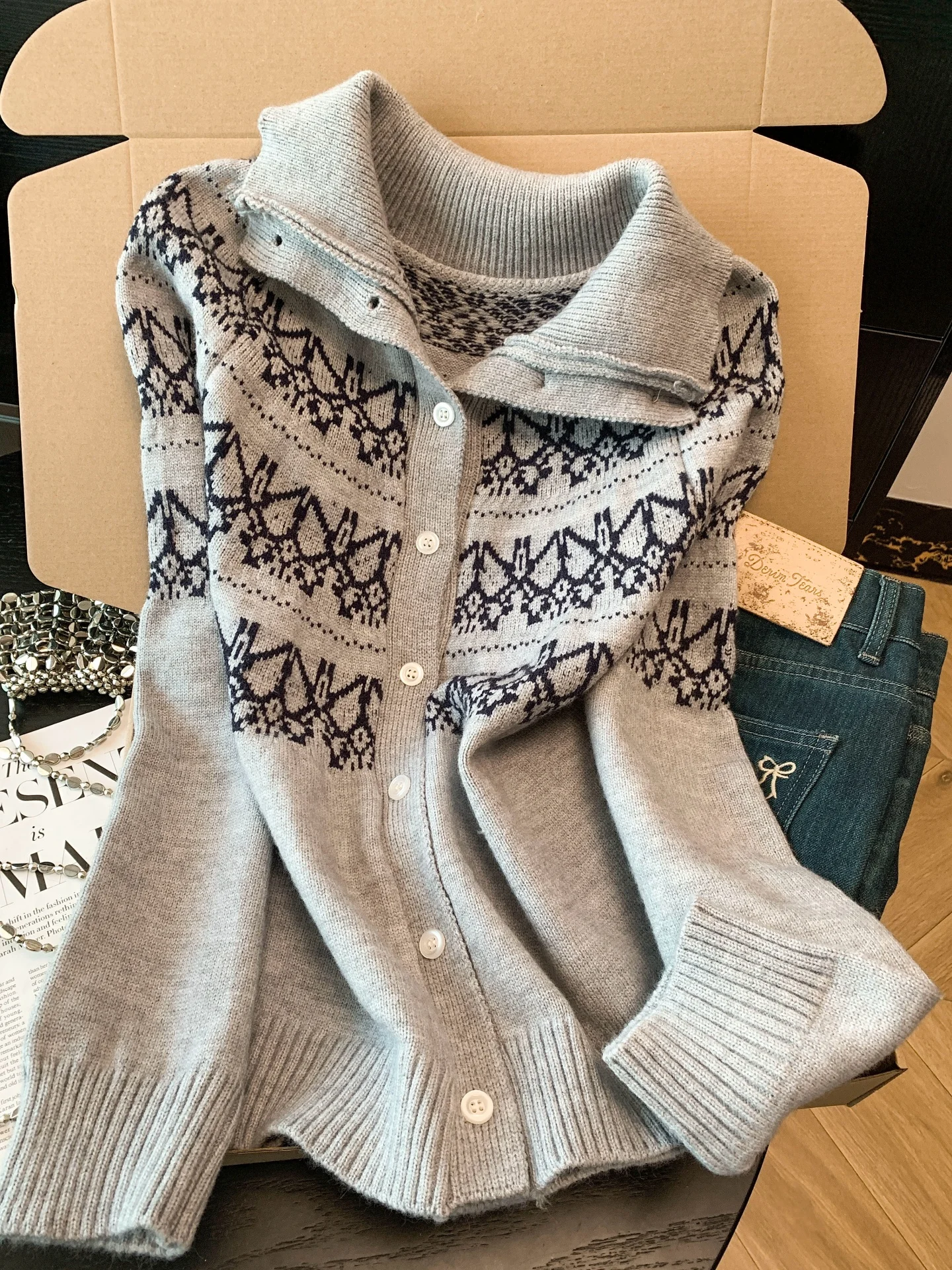 American Retro Fair Isle Knitted Cardigan Sweater ort Outerwear Women Winter High Waist Loose Fit Long Sve Button Detail
American Retro Fair Isle Knitted Cardigan Sweater ort Outerwear Women Winter High Waist Loose Fit Long Sve Button Detail