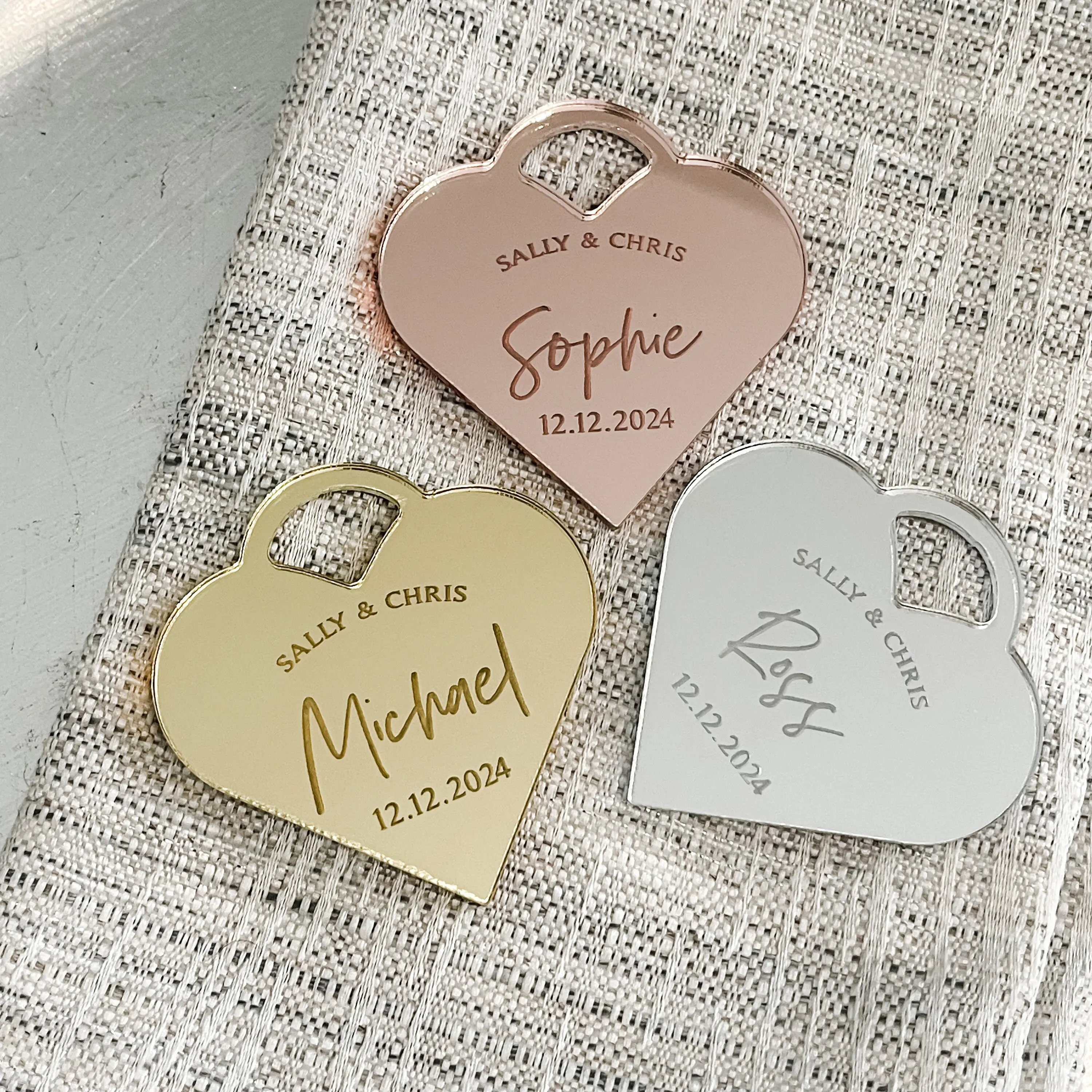 Heart Engraved Wedding Place Cards,Personalised Wedding Decoration,Guest Name Places,Seating Place Tag,LuxuryPlace,5,10,25,30Pcs 
Heart Engraved Wedding Place Cards,Personalised Wedding Decoration,Guest Name Places,Seating Place Tag,LuxuryPlace,5,10,25,30Pcs