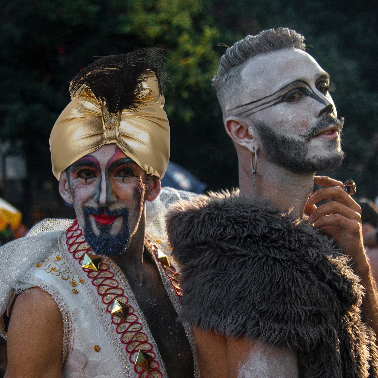 Arabian Plume Hat Golden Masquerade Party Headwear Elegant Cosplay Halloween Costume Photo Prop Arab Caps 90S Party Decorations
Arabian Plume Hat Golden Masquerade Party Headwear Elegant Cosplay Halloween Costume Photo Prop Arab Caps 90S Party Decorations