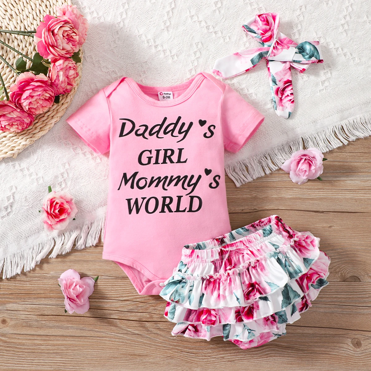 PatPat 3pcs Baby Girl 95% Cotton Short-sleeve Letter Print Romper and Floral Print Layered Ruffle Trim Shorts & Headband Set
PatPat 3pcs Baby Girl 95% Cotton Short-sleeve Letter Print Romper and Floral Print Layered Ruffle Trim Shorts & Headband Set