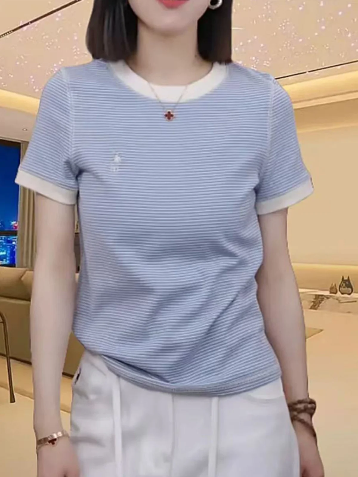 Basic Solid Color Top Short Sleeve Round Collar Shirt Skinny T-shirt Summer Casual Tee for Women Y2K Vintage Top Streetwear Z563
Basic Solid Color Top Short Sleeve Round Collar Shirt Skinny T-shirt Summer Casual Tee for Women Y2K Vintage Top Streetwear Z563