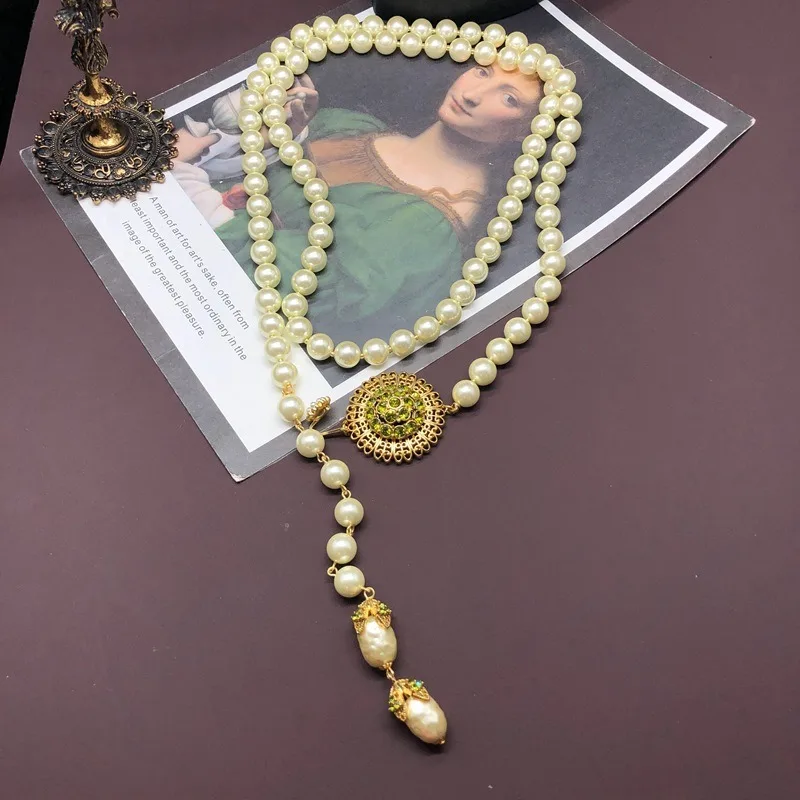 Western Medieval Jewelry Glazed Pearl Round Pendant Sweater Chain Temperament Elegant Versatile High-end Women's Tide Necklace
Western Medieval Jewelry Glazed Pearl Round Pendant Sweater Chain Temperament Elegant Versatile High-end Women's Tide Necklace