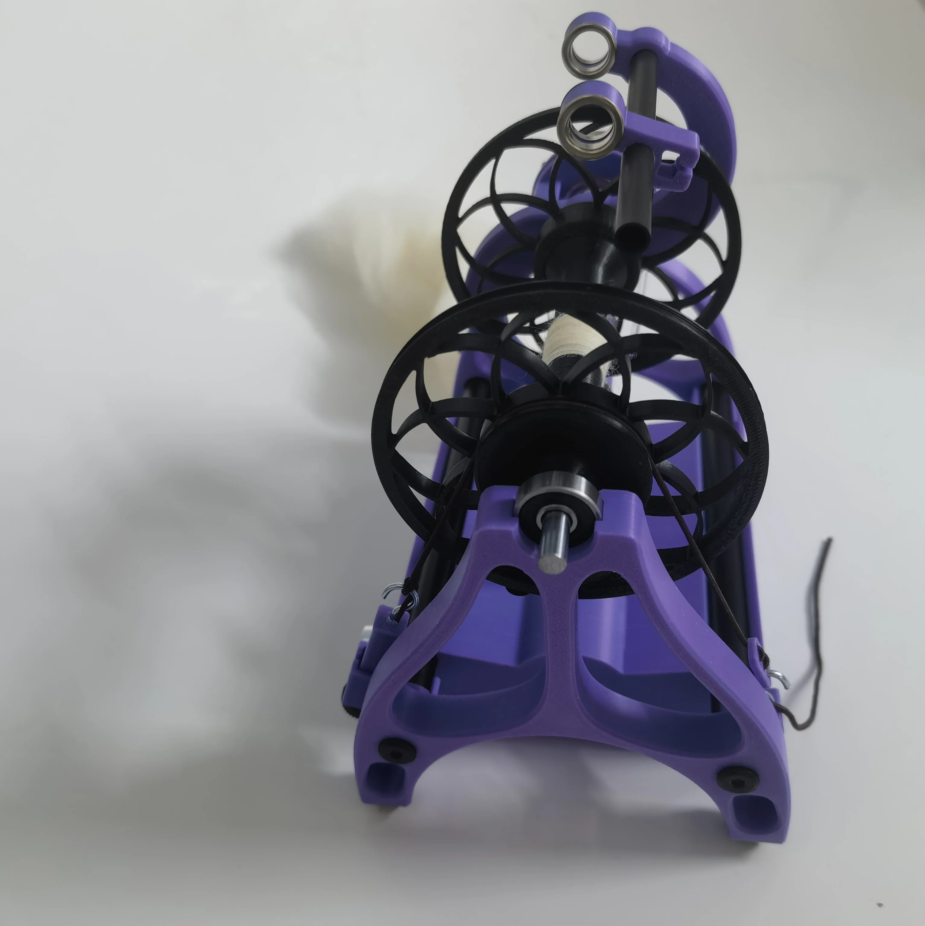 12V Mini Electric Wool Yarn Winding Machine for Cotton Silk Fibres, Carbon Flywheel Arm Spinning Tool for Handmade Knitting
12V Mini Electric Wool Yarn Winding Machine for Cotton Silk Fibres, Carbon Flywheel Arm Spinning Tool for Handmade Knitting