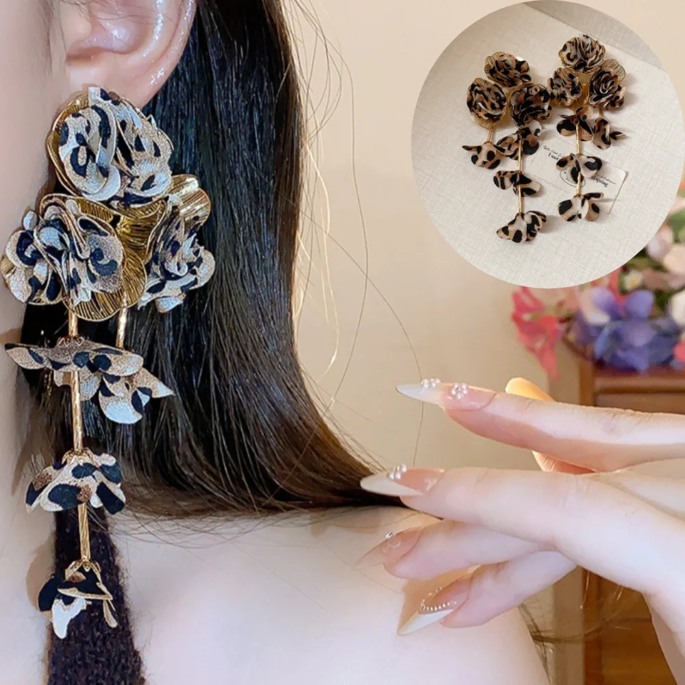 1 Pair of Trendy Stylish Brown Dangle Earrings Flower Design Match Daily Outfits Party Accessories Fashionable Stuff 
1 Pair of Trendy Stylish Brown Dangle Earrings Flower Design Match Daily Outfits Party Accessories Fashionable Stuff