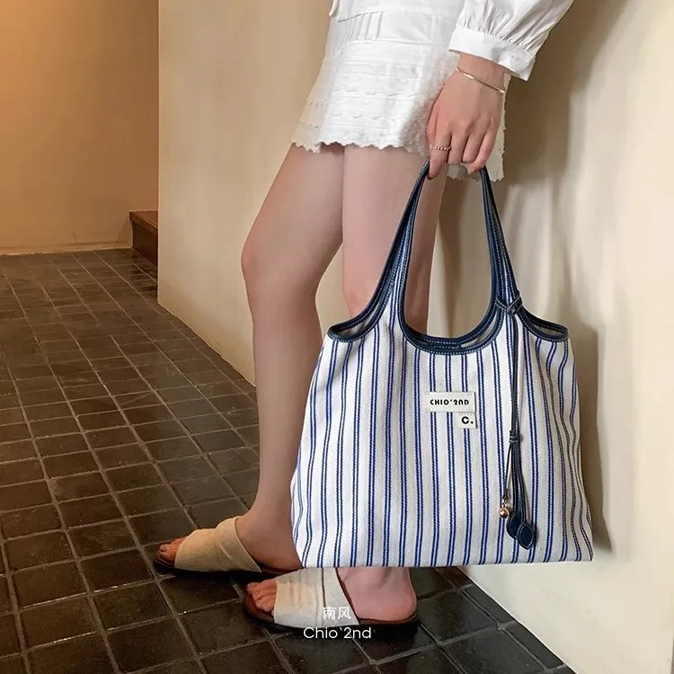 Texture Women's Tote Bag Contrast Color Stripe Shoulder Bags Woman Large Capacity Female Daily Commuting Underarm Packs Handbags
Texture Women's Tote Bag Contrast Color Stripe Shoulder Bags Woman Large Capacity Female Daily Commuting Underarm Packs Handbags