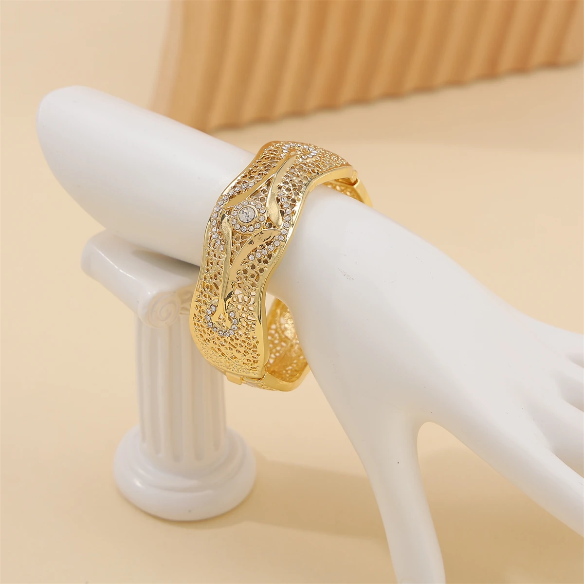 Rhinestone Set Bracelet Middle Eastern Fashion Popular Jewelry Moroccan Wedding Banquet jewelry Bracelet
Rhinestone Set Bracelet Middle Eastern Fashion Popular Jewelry Moroccan Wedding Banquet jewelry Bracelet