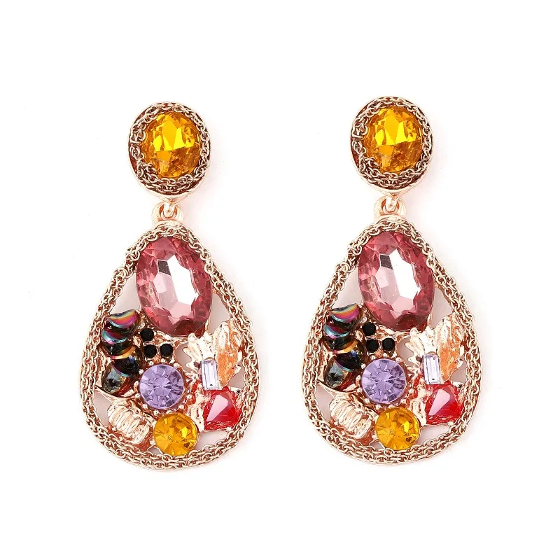 Fashion New Creative Personality Temperament Alloy Gold Inlaid Diamond Earrings Wind Geometric Light Luxury
Fashion New Creative Personality Temperament Alloy Gold Inlaid Diamond Earrings Wind Geometric Light Luxury
