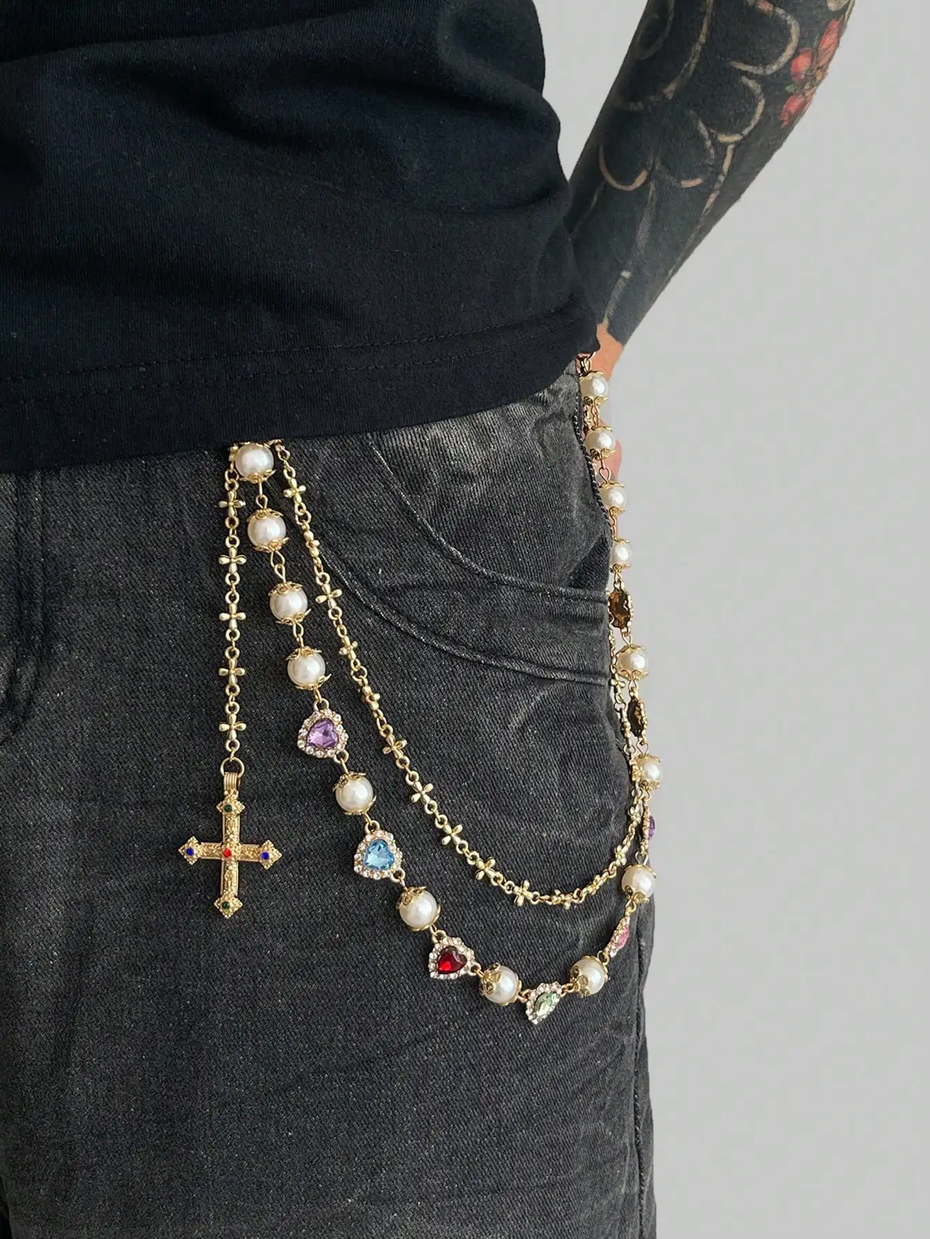 Vintage Punk Pearl & Crystal Waist Chain with Cross and Heart Charms for Hip Hop Style
Vintage Punk Pearl & Crystal Waist Chain with Cross and Heart Charms for Hip Hop Style