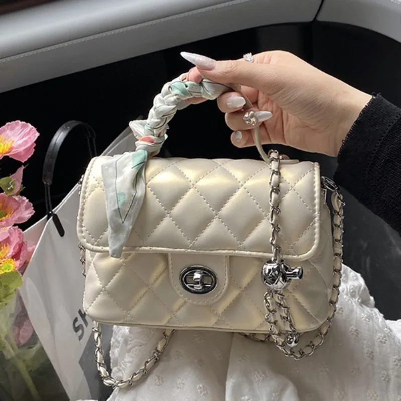 2026 summer new women's small square bag, light luxury embroidery thread design, high-end versatile messenger bag
2026 summer new women's small square bag, light luxury embroidery thread design, high-end versatile messenger bag