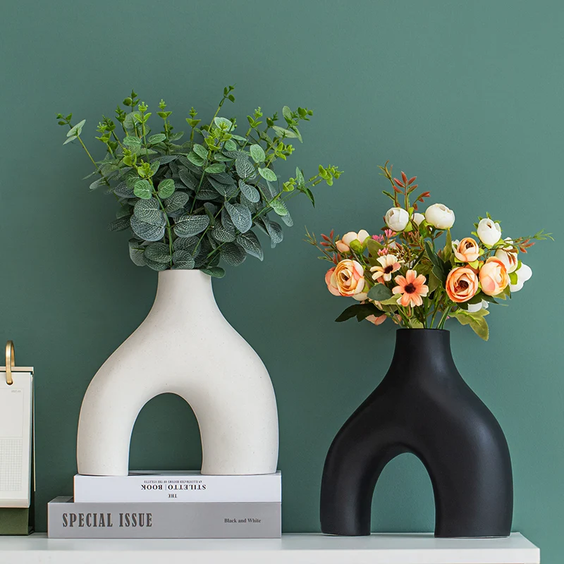 Black Ceramic Vase Hydroponic Container Room Dining Table Arrangement Abstract Art Floral Ornament
Black Ceramic Vase Hydroponic Container Room Dining Table Arrangement Abstract Art Floral Ornament