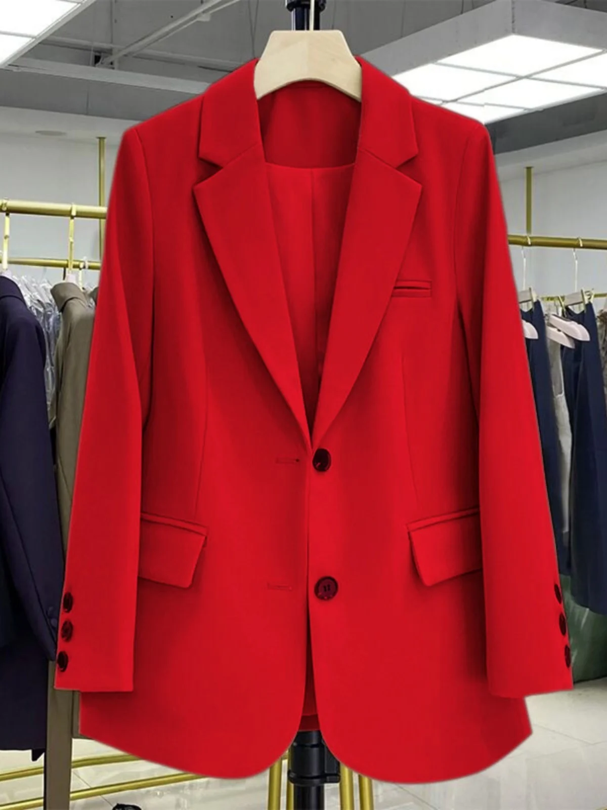 Женский костюмный жакет: новая модель, весна-осень, свободный крой, средней длины, повседневная верхняя одежда в корейском стиле, стройнящий силуэт
Женский костюмный жакет: новая модель, весна-осень, свободный крой, средней длины, повседневная верхняя одежда в корейском стиле, стройнящий силуэт