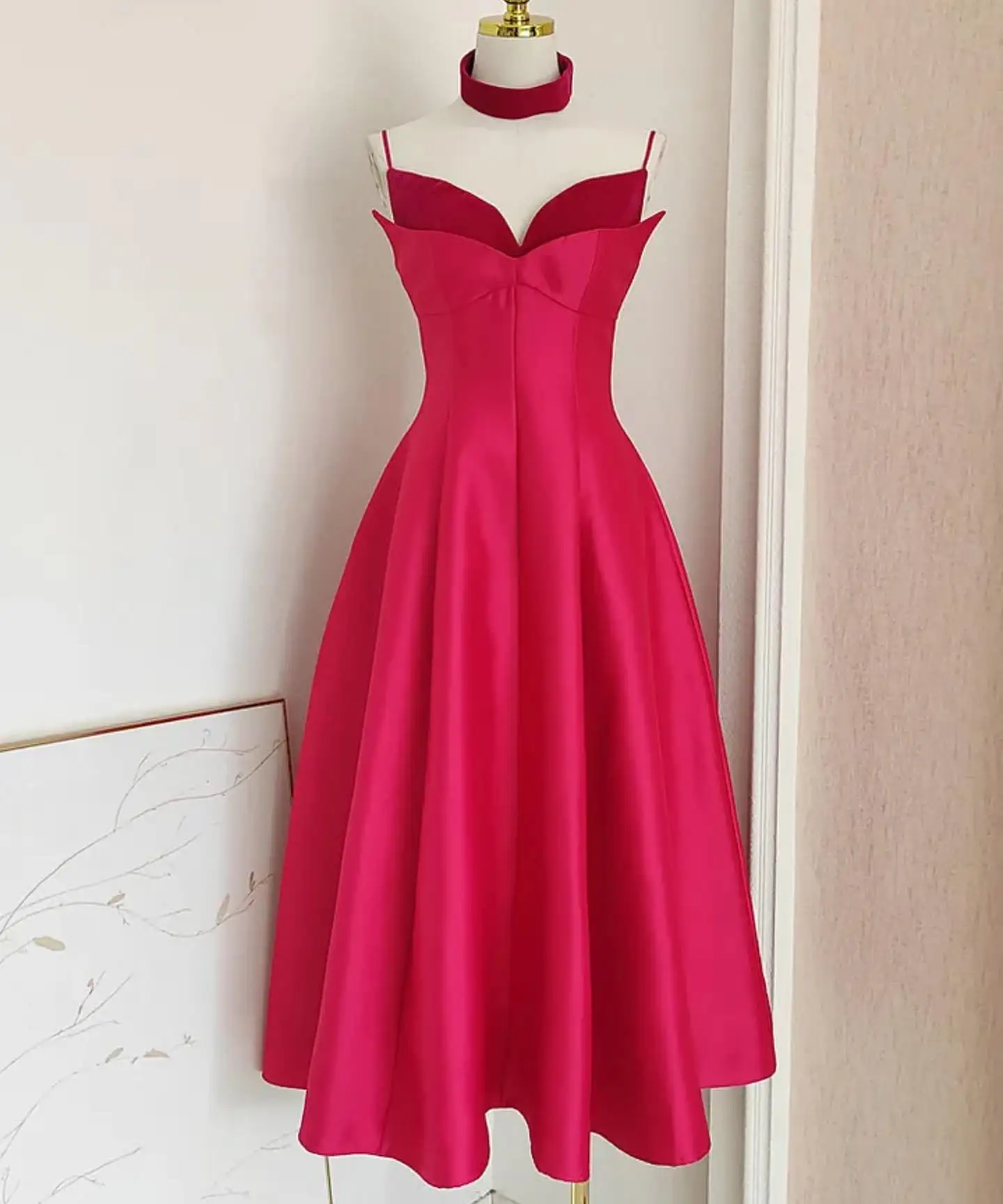 Customized Sexy Satin Spaghetti Straps Evening Dresses Temperament Sleeveless Celebrity Gowns Custom Size Robe De Soir
Customized Sexy Satin Spaghetti Straps Evening Dresses Temperament Sleeveless Celebrity Gowns Custom Size Robe De Soir