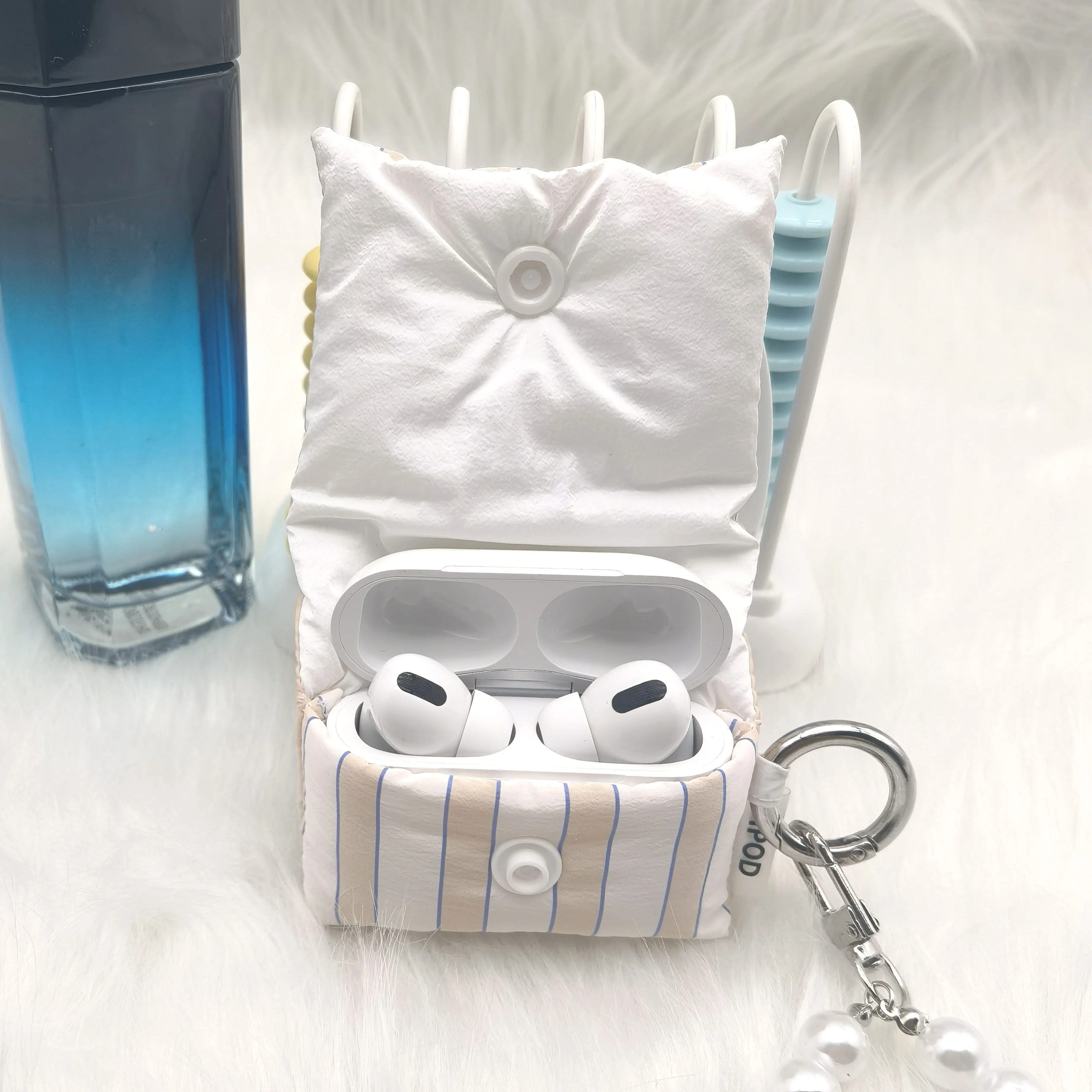 Winter Cozy Down Cotton AirPods Case Cover for Girls - Compatible with AirPods 3/4/Pro - Soft Plush with Wrist Beaded Strap
Winter Cozy Down Cotton AirPods Case Cover for Girls - Compatible with AirPods 3/4/Pro - Soft Plush with Wrist Beaded Strap