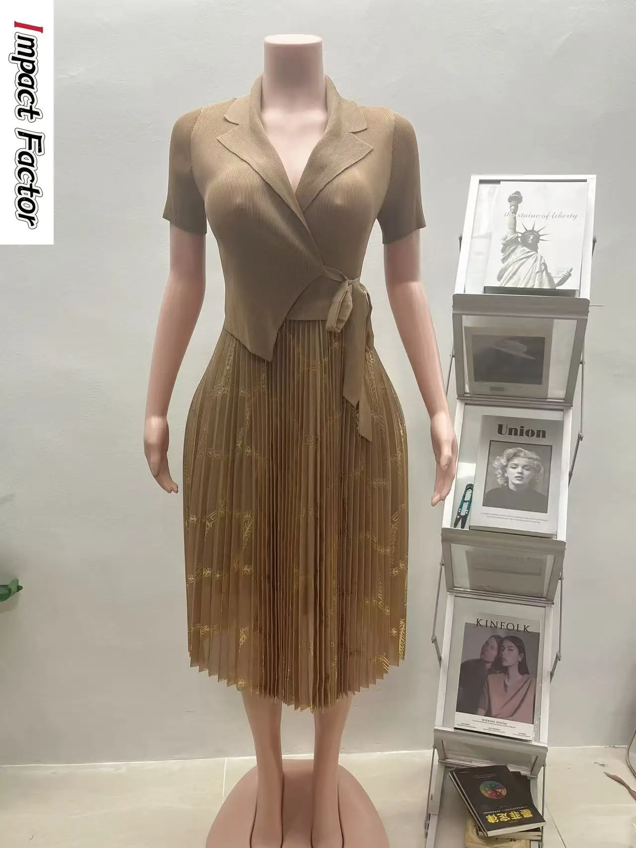Miyake 2025 New Wholesale Women's Dress Spring Loose Fashion Printing Casual Bronzing Dress
Miyake 2025 New Wholesale Women's Dress Spring Loose Fashion Printing Casual Bronzing Dress