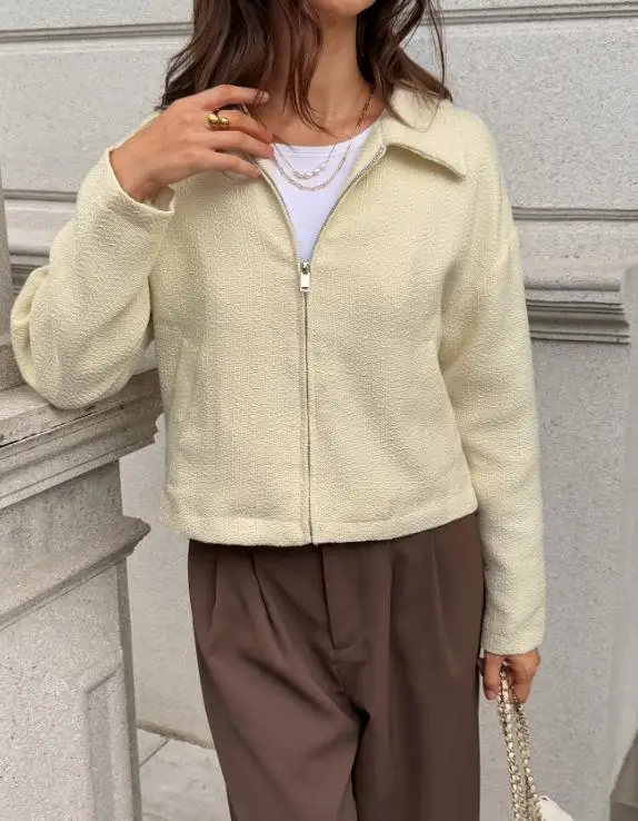 Autumn Solid Color Lapel Zipper Front Short Jacket for Women's Casual and Simple Daily Commuting Slim Fit Long Sleeved Jacket
Autumn Solid Color Lapel Zipper Front Short Jacket for Women's Casual and Simple Daily Commuting Slim Fit Long Sleeved Jacket