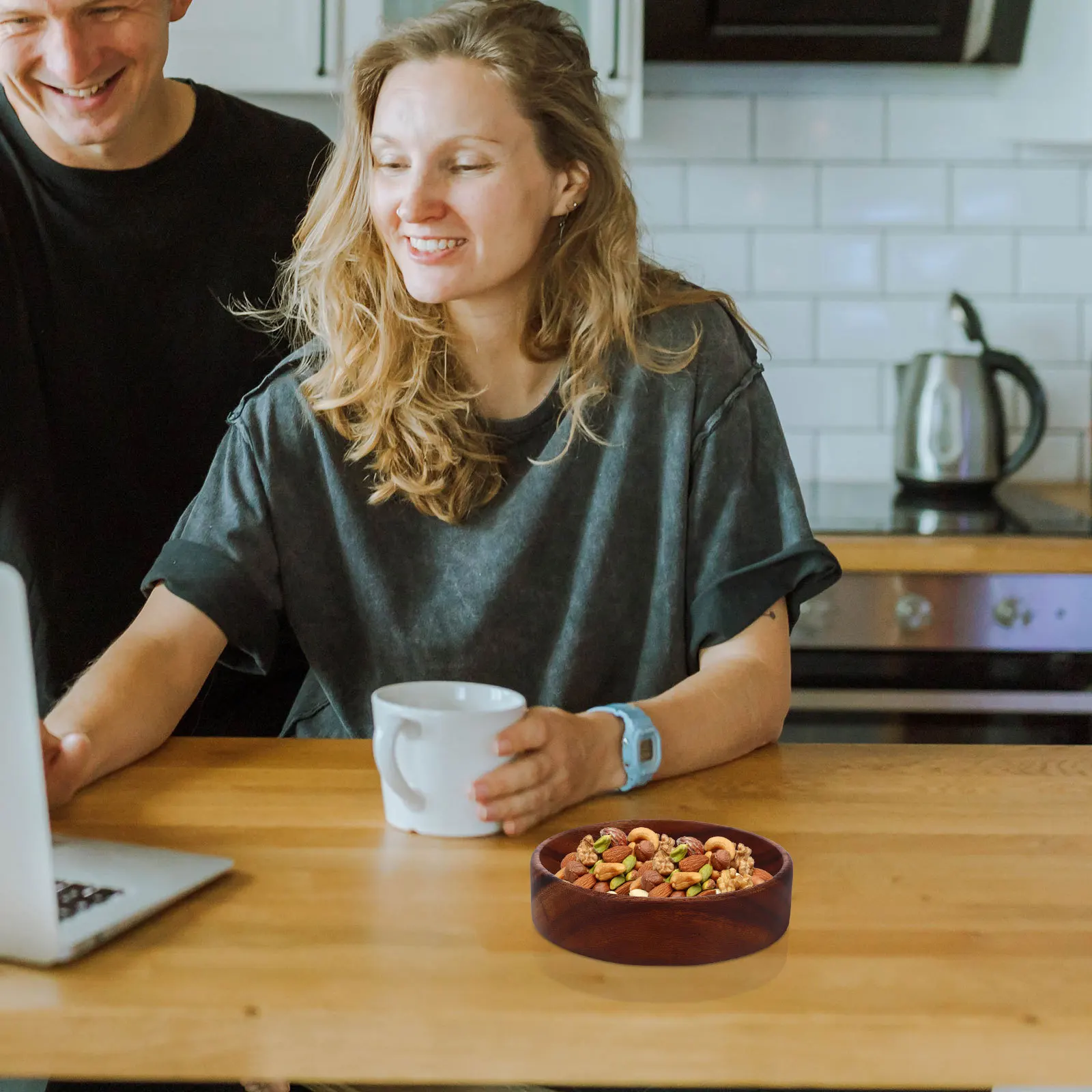 Деревянный сервировочный поднос с элегантными краями, извлекательно резной креативный дизайн, практичная посуда, подарок для рукоделия, деревянная миска для фруктов
Деревянный сервировочный поднос с элегантными краями, извлекательно резной креативный дизайн, практичная посуда, подарок для рукоделия, деревянная миска для фруктов